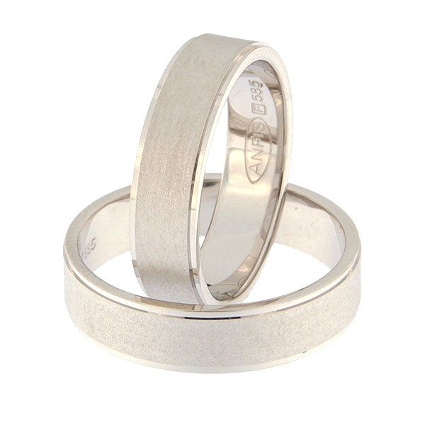 Золотое обручальное кольцо Kод: rn0106-5-vm2