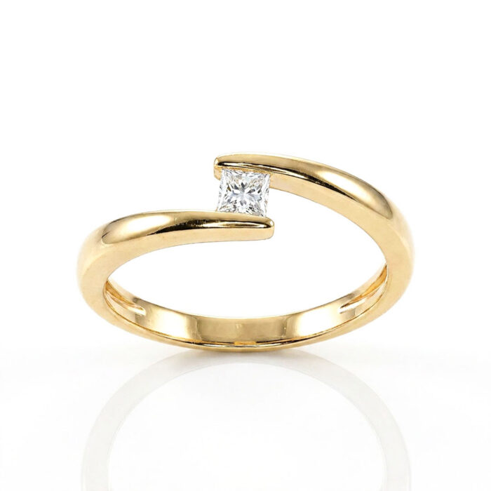 Kullast sõrmus teemantiga 0,14 ct. Kood: 134ay
