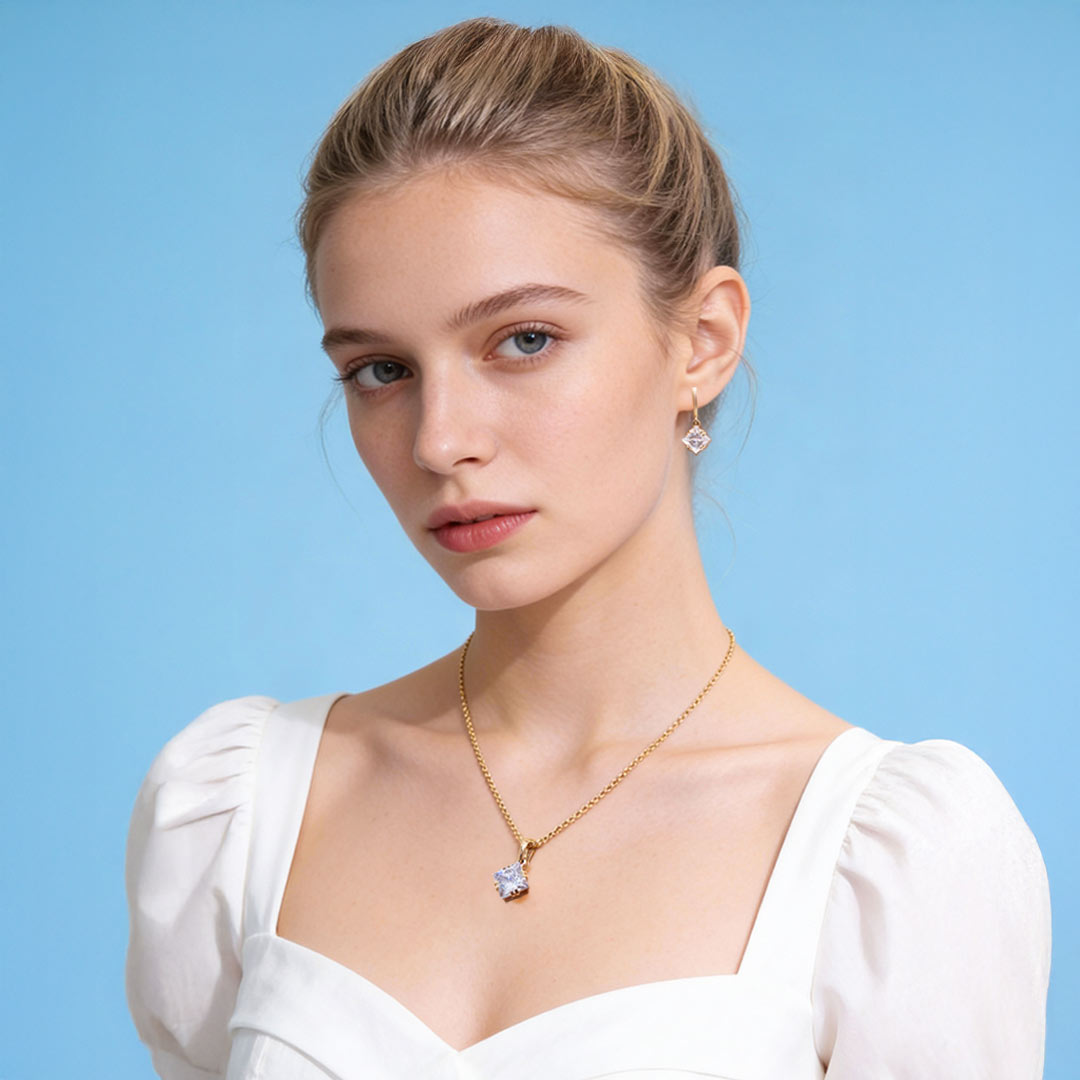 Kullast kõrvarõngad ja ripats tsirkoonidega Kood: pn0151 + er0153-151