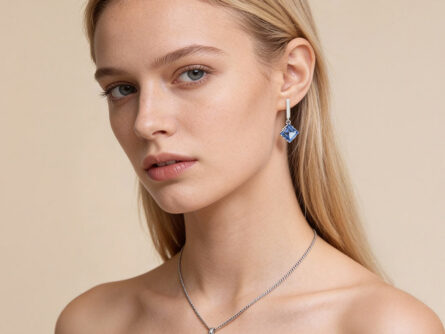 Kullast kõrvarõngad ja ripats topaasiga Komplekt: "Põhjala säde"